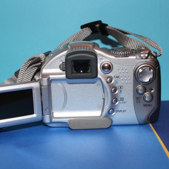 Canon Power Shot S1 iS Digital Camera 3.2 Mega Pixel Parts Only Silver 10X Zoom - Picture 5 of 8